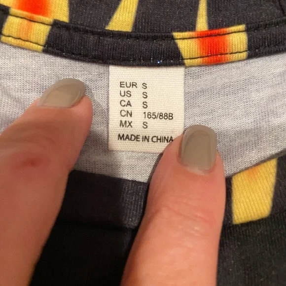 Flame Print Cropped Tee – Size Small - Picture 7 of 7